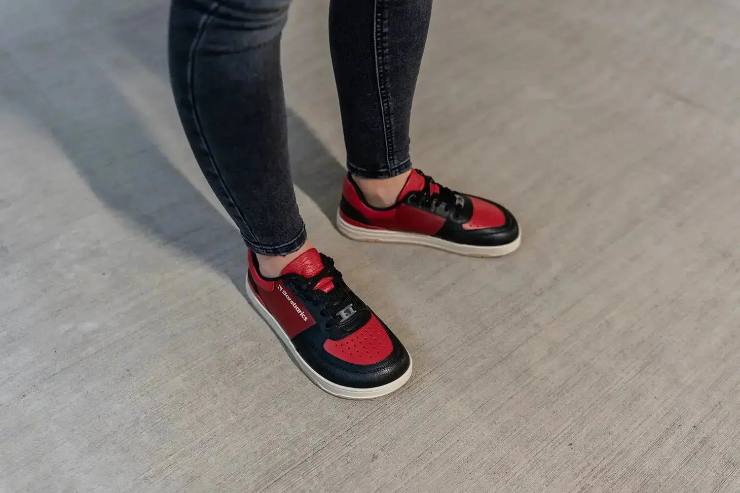Barebarics - Wave Black & Red - Zapatillas barefoot unisex negro y rojo