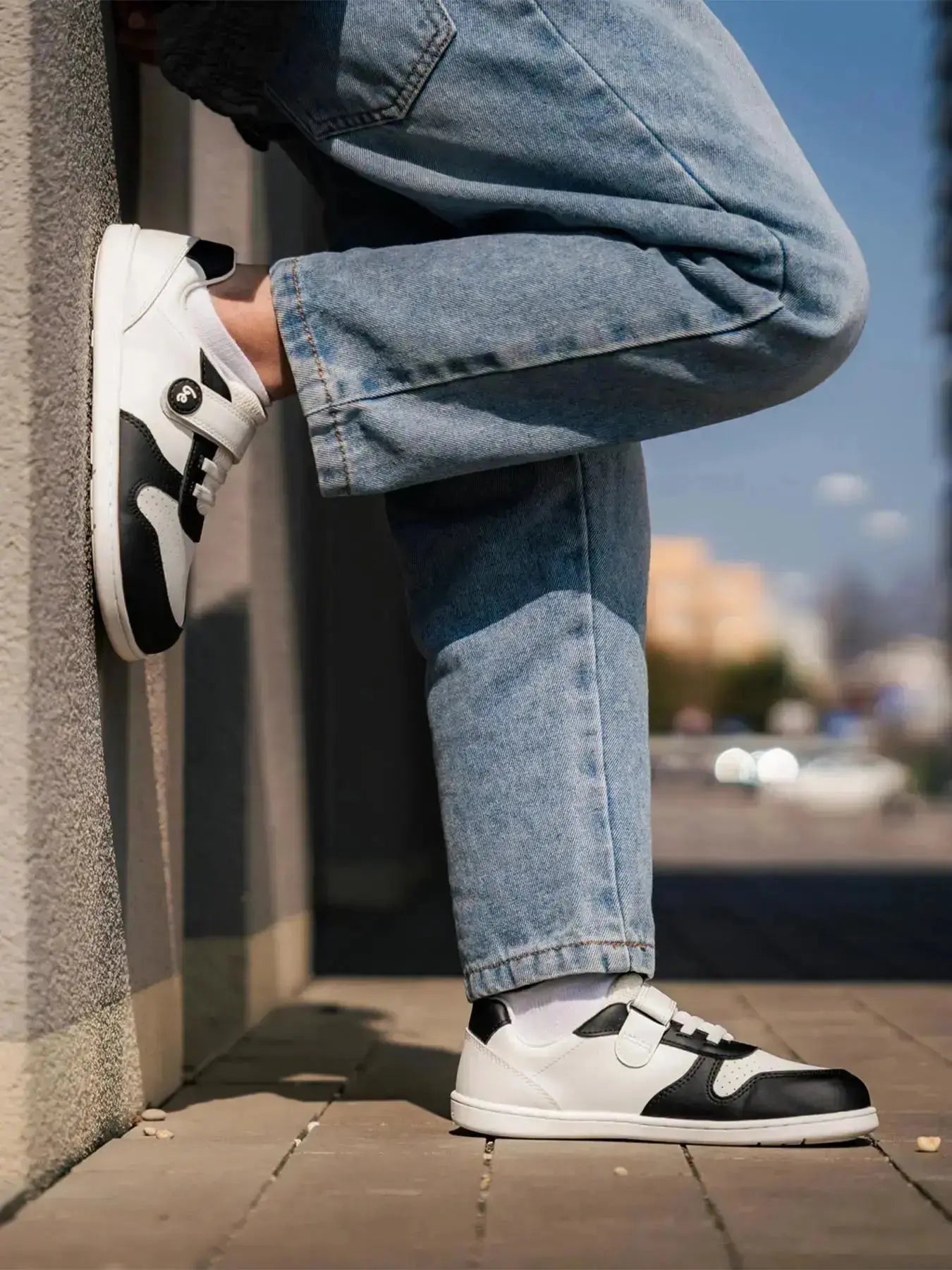 Be Lenka Kids - Scoot White & Black - Zapatillas Barefoot infantiles blancas y negras