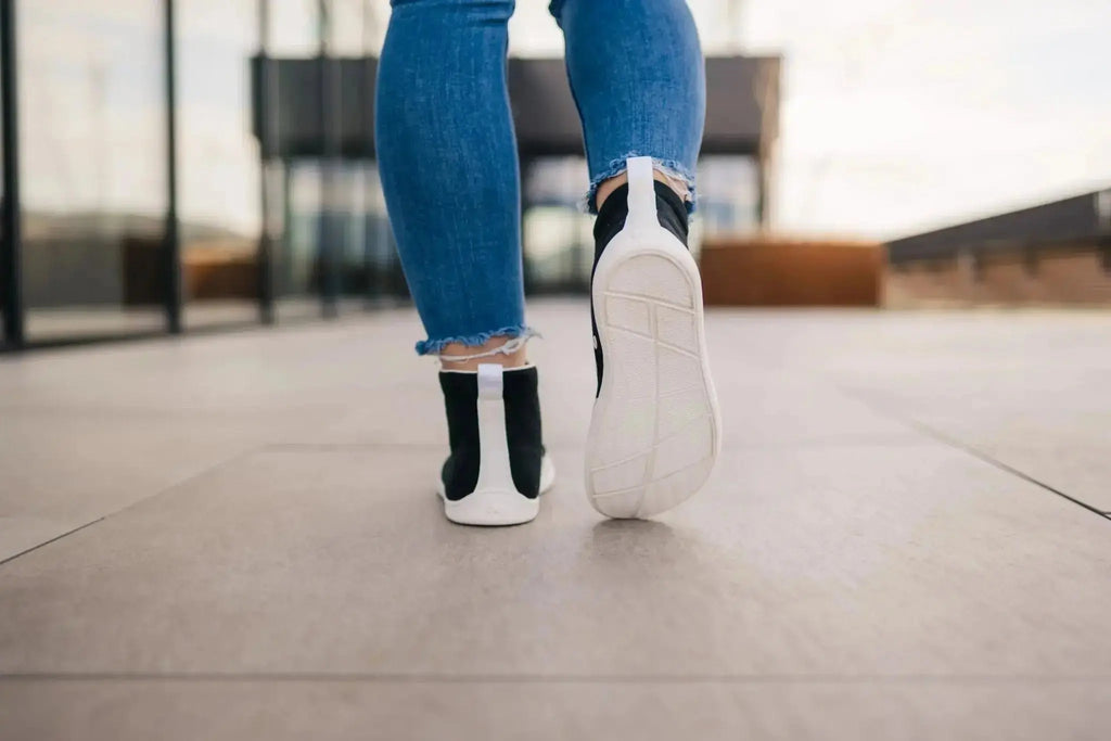 Be Lenka - Rebound High Top Black & White - Lonetas barefoot de caña alta negras