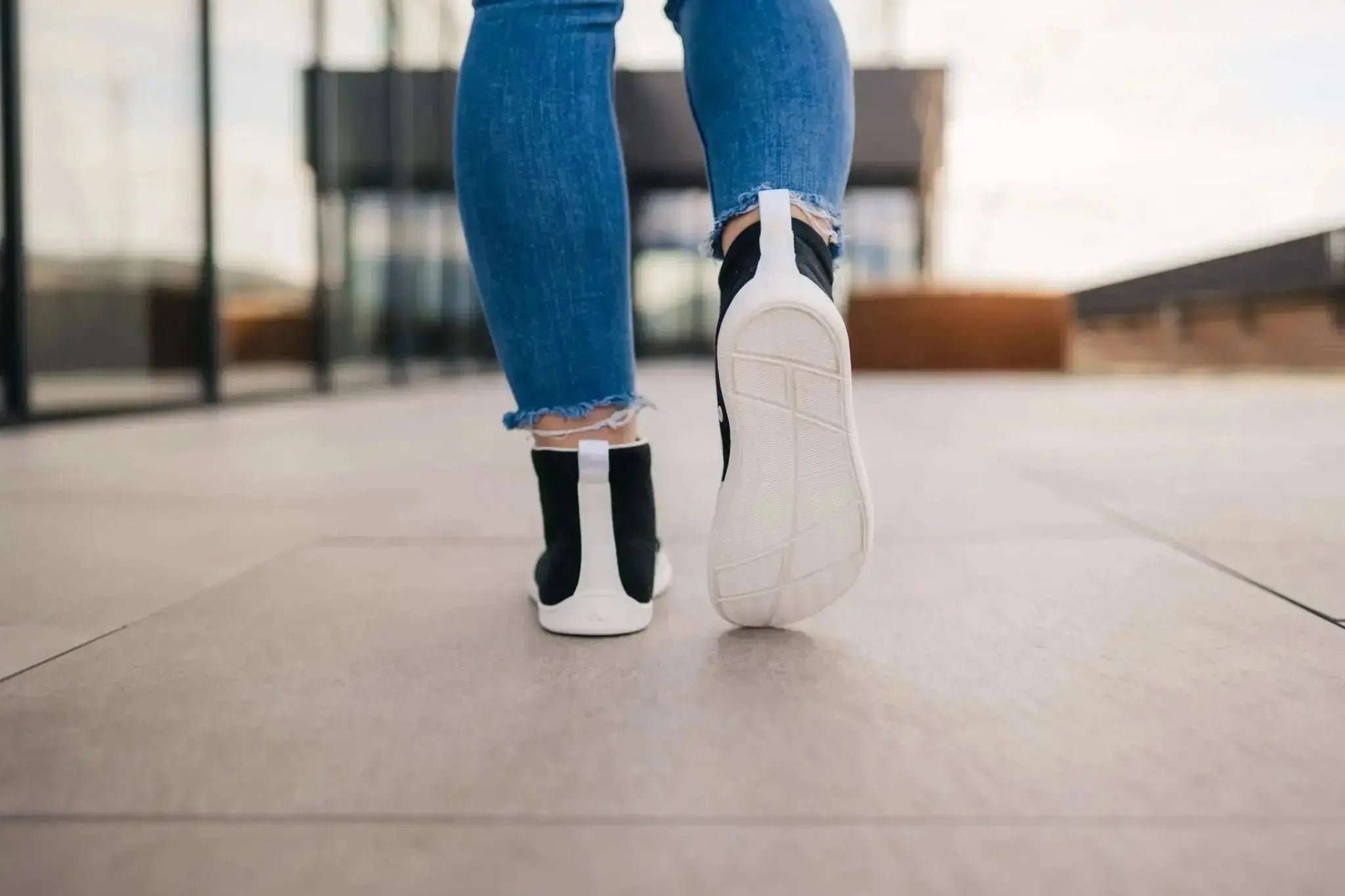 Be Lenka - Rebound High Top Black & White - Lonetas barefoot de caña alta negras