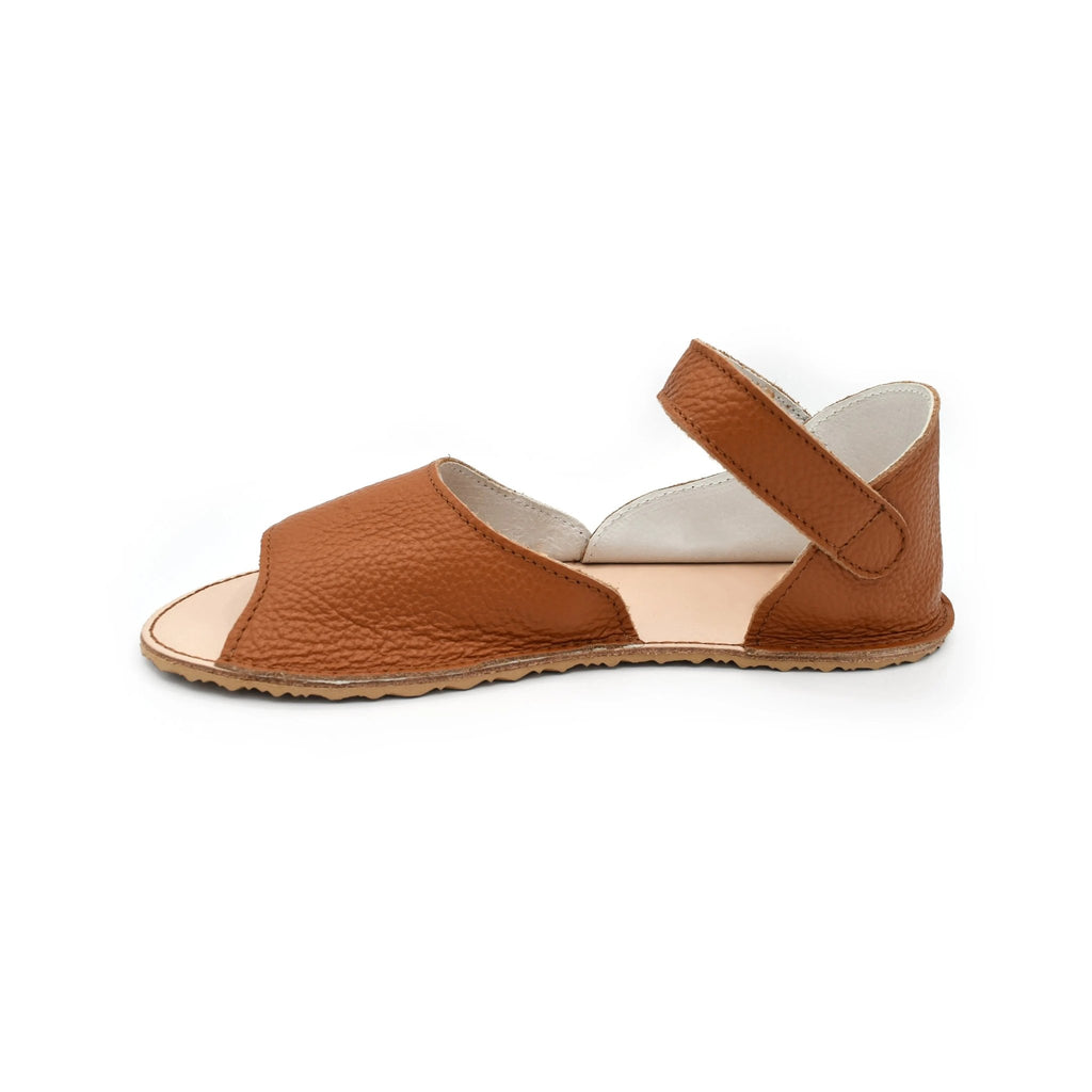 Cacles Barefoot - Akumal Hazelnut - Sandalias minimalistas marrones para mujer