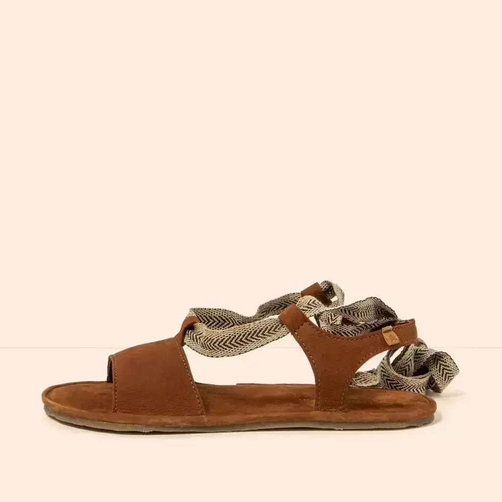 El Naturalista - Satya Cuero - Sandalias barefoot de cordones marrones para mujer