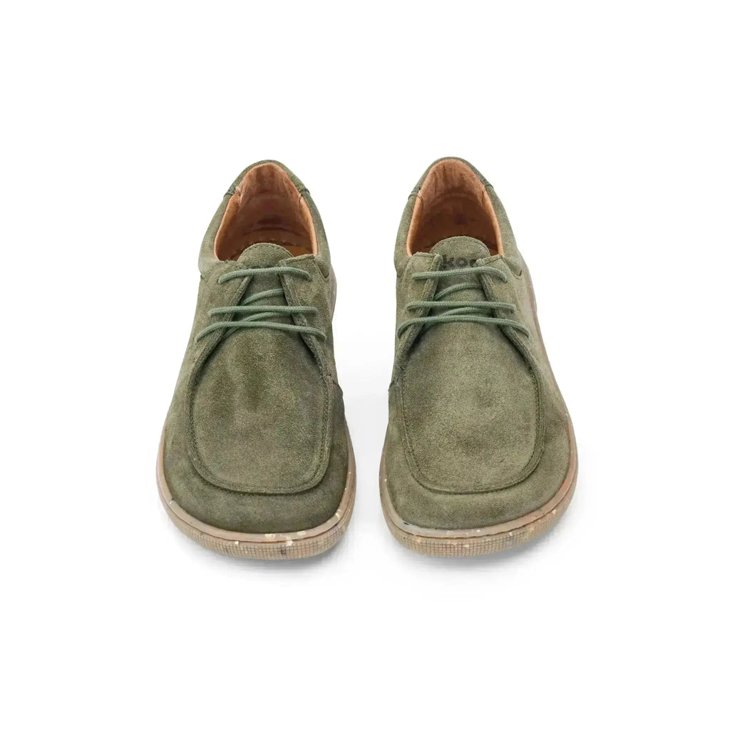 Koel - Fago Suede Olive - Náuticos barefoot "Wallabee" unisex