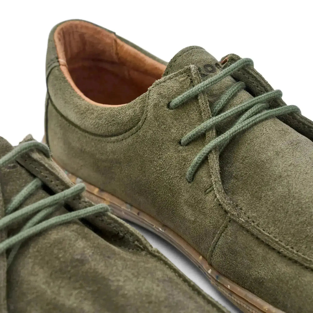 Koel - Fago Suede Olive - Náuticos barefoot "Wallabee" unisex