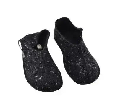 OmaKing - Tohkri Grey & Dots - babuchas de casa barefoot de fieltro unisex
