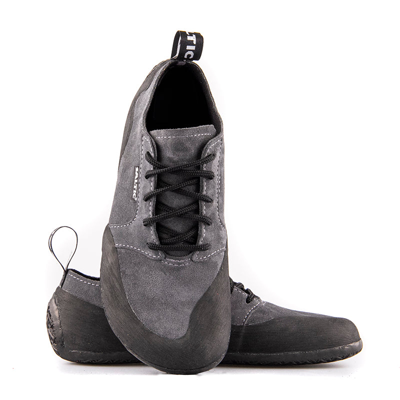 Saltic Outdoor Flat Grey - Zapatillas barefoot unisex para senderismo grises