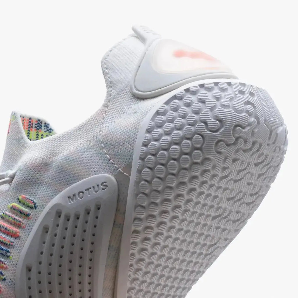 VIVOBAREFOOT - Motus Flex White Space Dye - Zapatillas respetuosas para entrenamiento de alto nivel/fuerza y/o uso diario