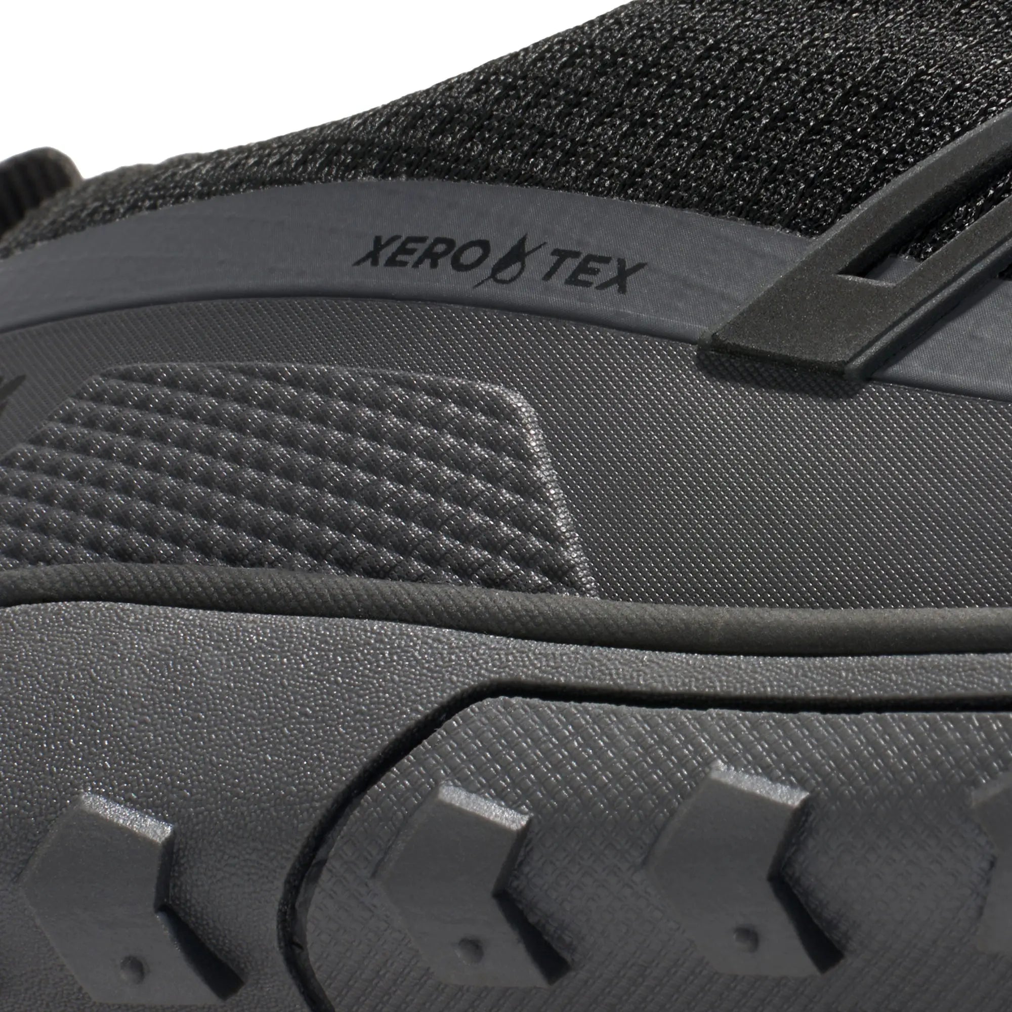Xero Shoes - Scrambler Trail Low WP - Men Black / Asphalt - Deportivas Barefoot Impermeables para Hiking negras para hombre