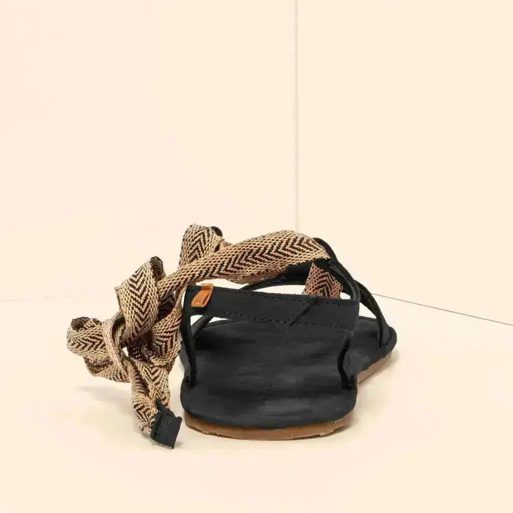 El Naturalista - Satya Black - Sandalias barefoot de cordones negras para mujer