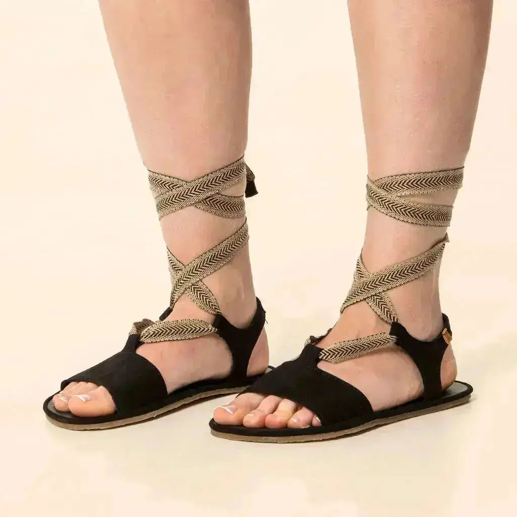 El Naturalista - Satya Black - Sandalias barefoot de cordones negras para mujer