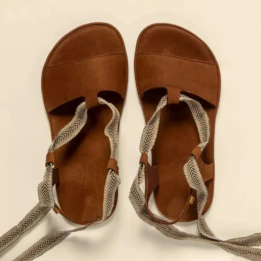El Naturalista - Satya Cuero - Sandalias barefoot de cordones marrones para mujer