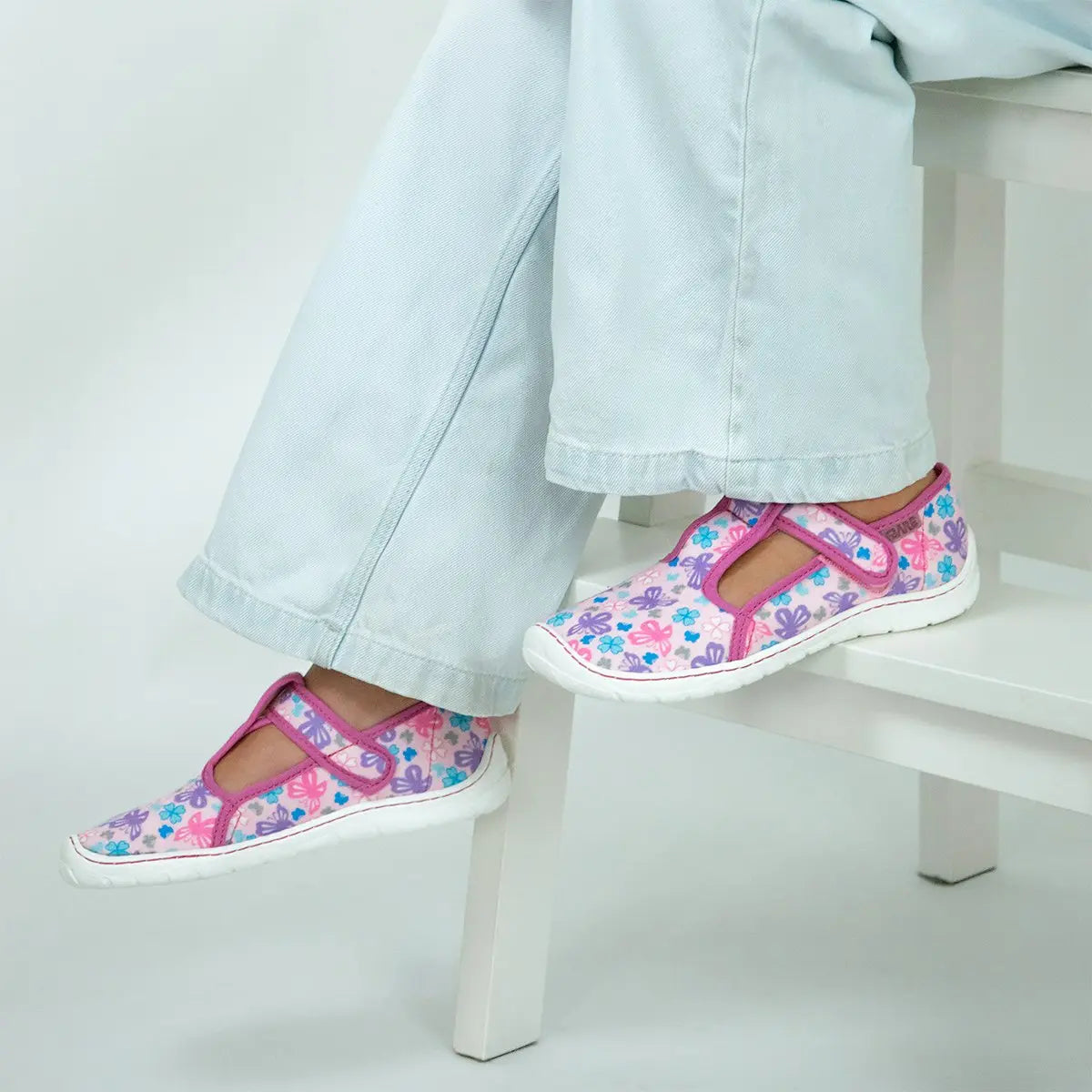 Fare Bare Slippers Pink Flowers - Zapatillas de casa barefoot infantiles rosas con estampado floral  Cacles Barefoot
