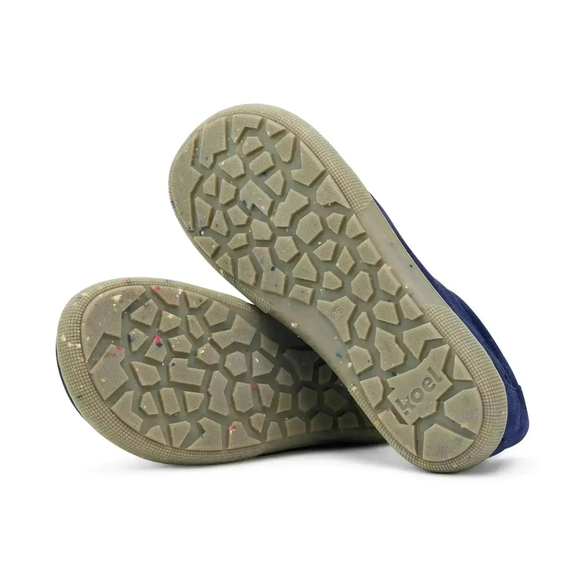 Koel - Fago Suede Navy - Náuticos barefoot "Wallabee" unisex