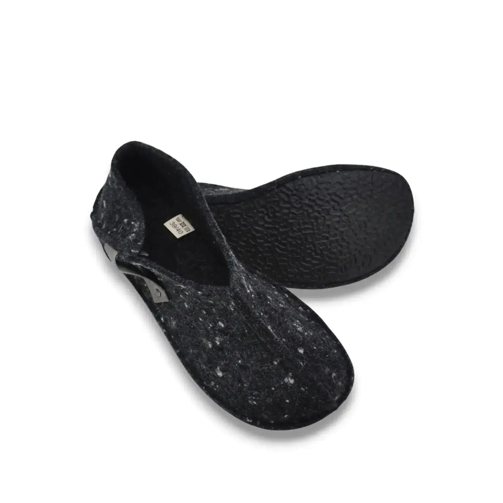 OmaKing - Tohkri Grey & Dots - babuchas de casa barefoot de fieltro unisex