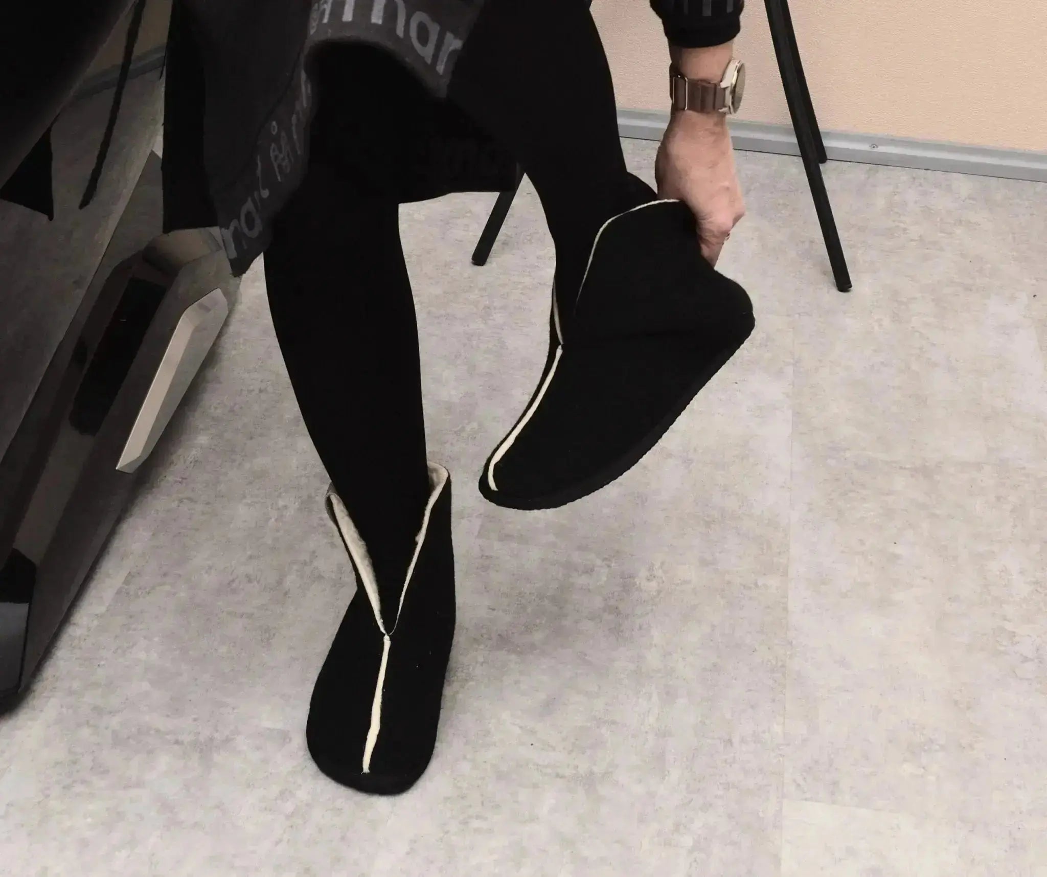 OmaKing - Vinski Black - pantuflas barefoot de lana