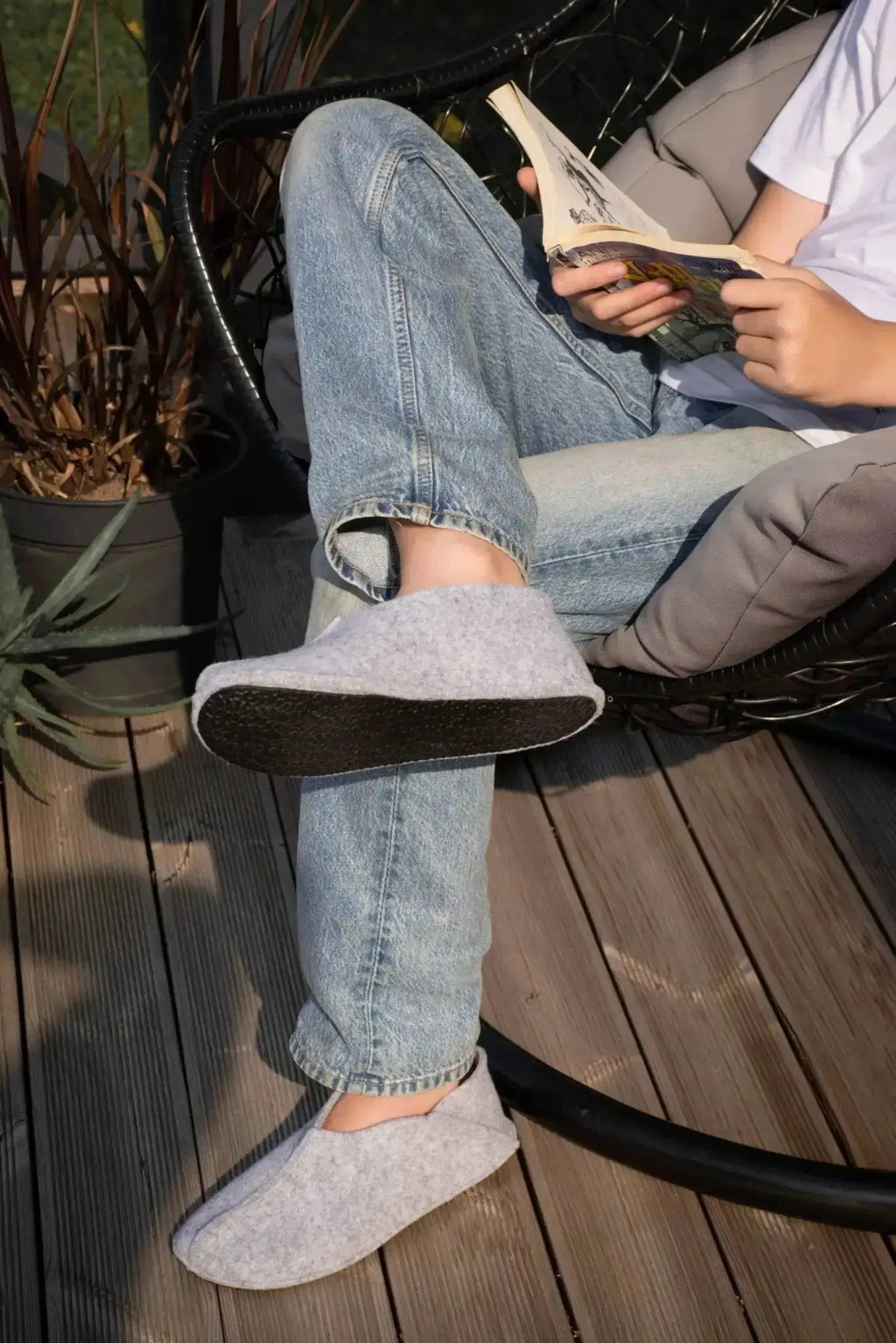 Omaking - Gris Tohkri - babouches d'intérieur barefoot en feutre