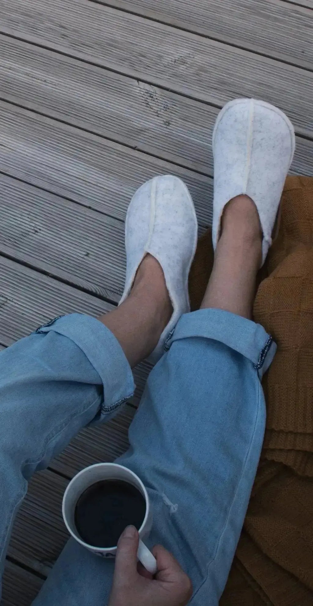 Omaking - Tohkri Blanc - babouches d'intérieur barefoot en feutre et laine