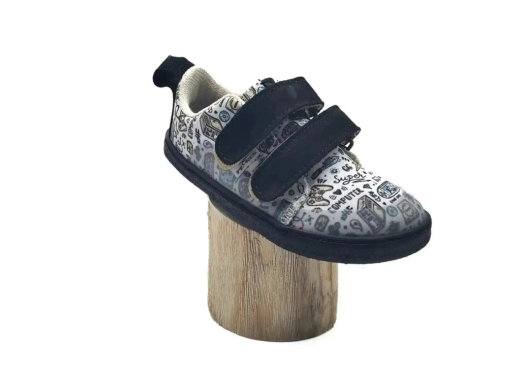 Pegres - BF57U gaming - lonetas barefoot infantiles negras con estampado de videojuegos