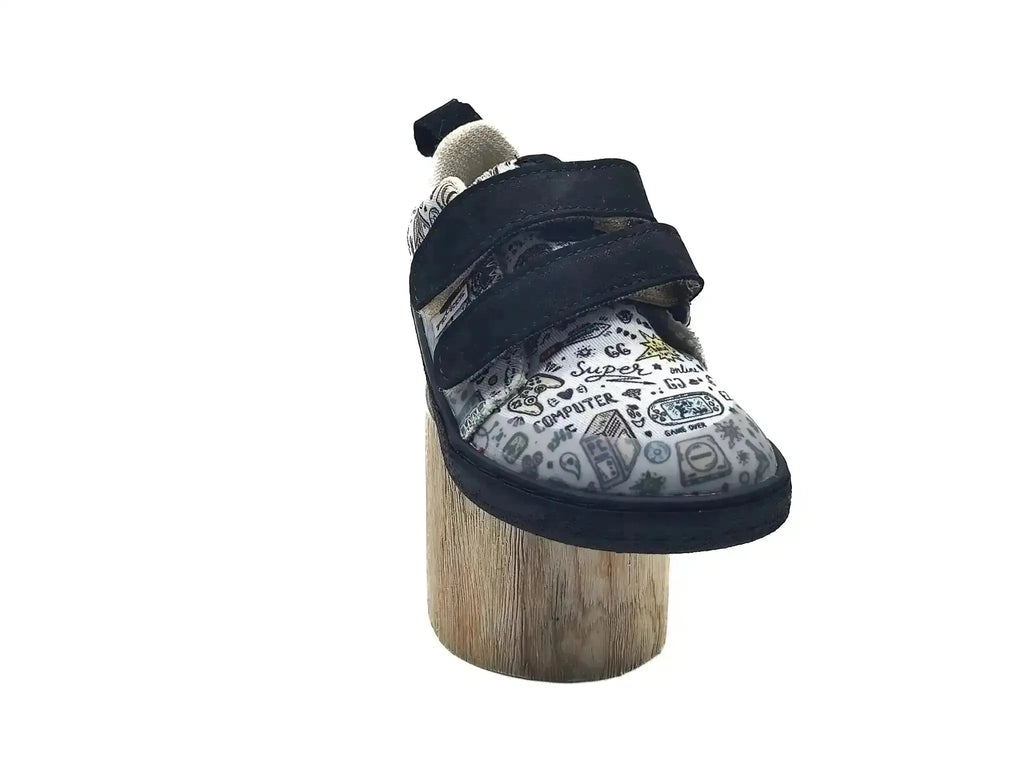 Pegres - BF57U gaming - lonetas barefoot infantiles negras con estampado de videojuegos