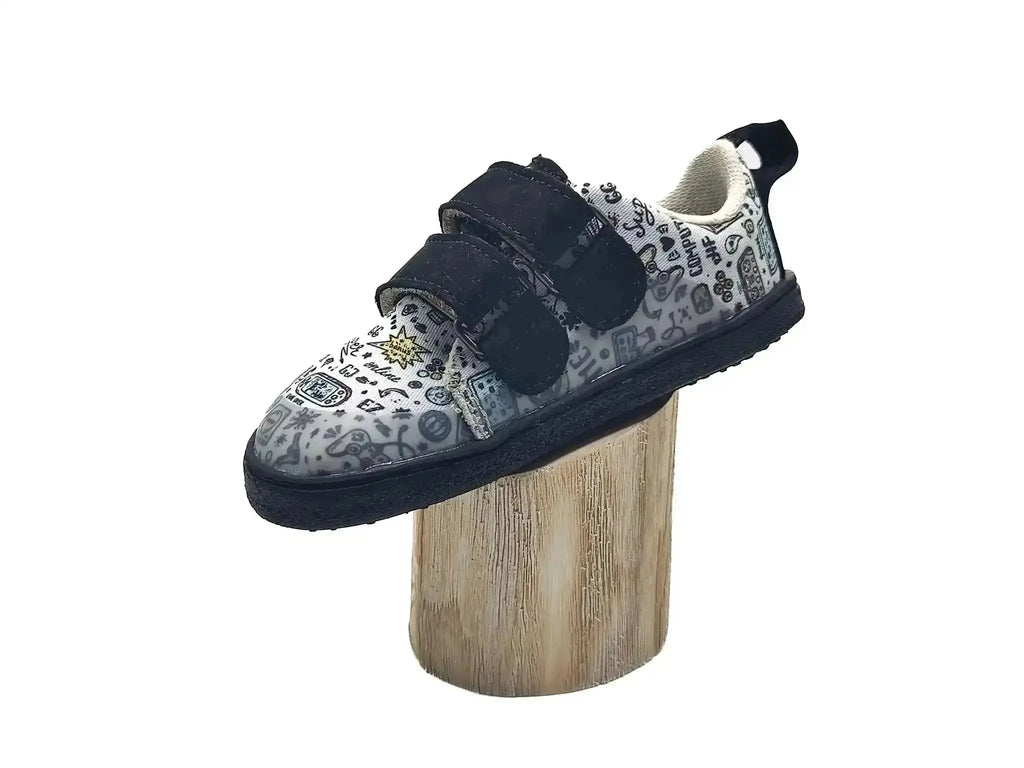 Pegres - BF57U gaming - lonetas barefoot infantiles negras con estampado de videojuegos