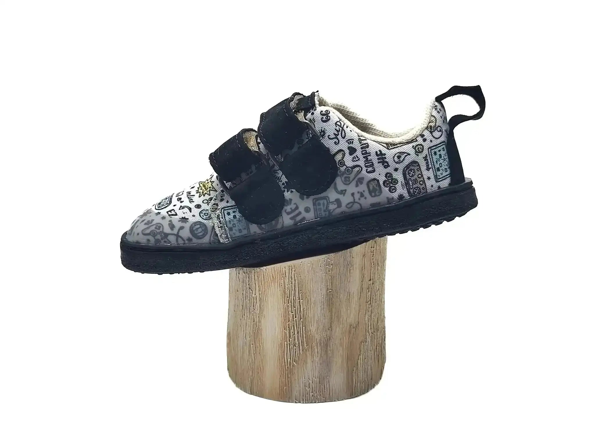 Pegres - BF57U gaming - lonetas barefoot infantiles negras con estampado de videojuegos