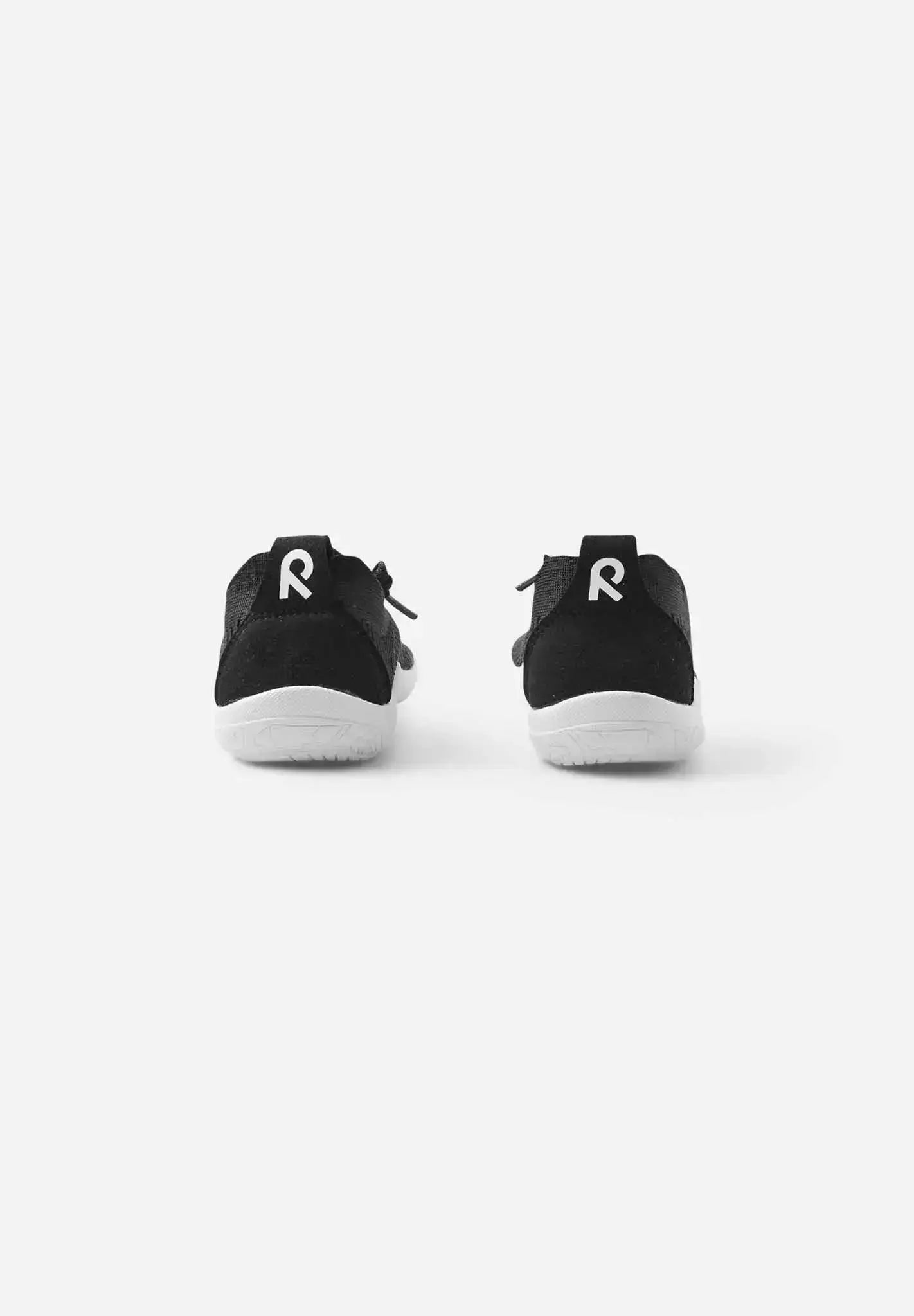 Reima - Astelu Black - Zapatillas barefoot ligeras infantiles negro