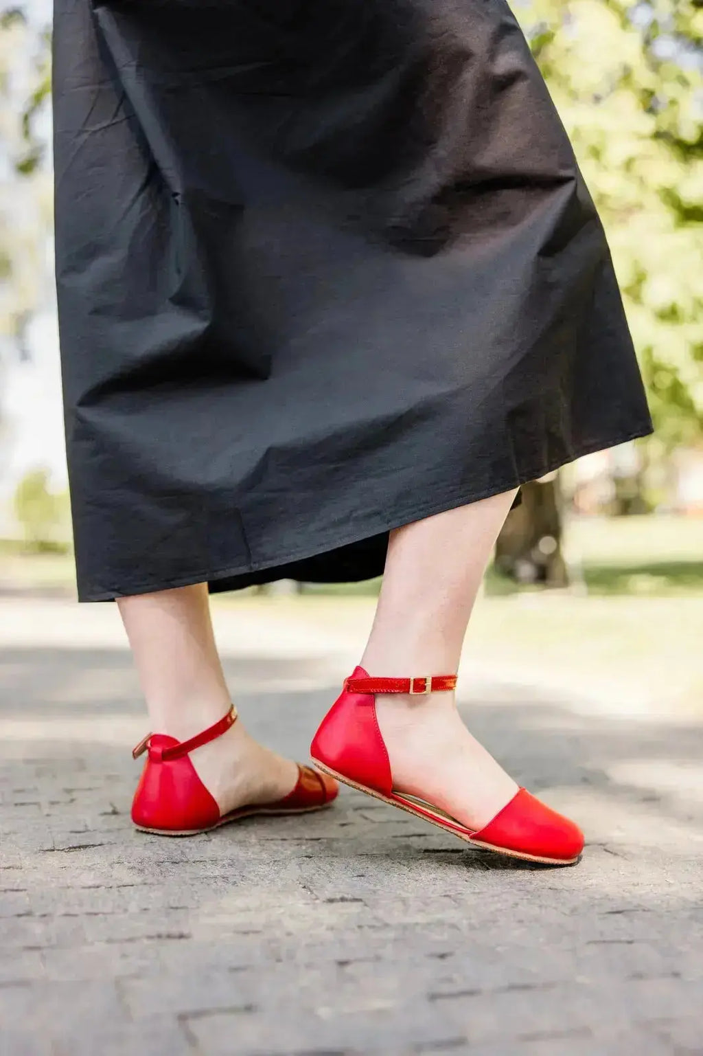 Shapen – Poppy Cherry - Bailarinas abiertas barefoot rojas para mujer