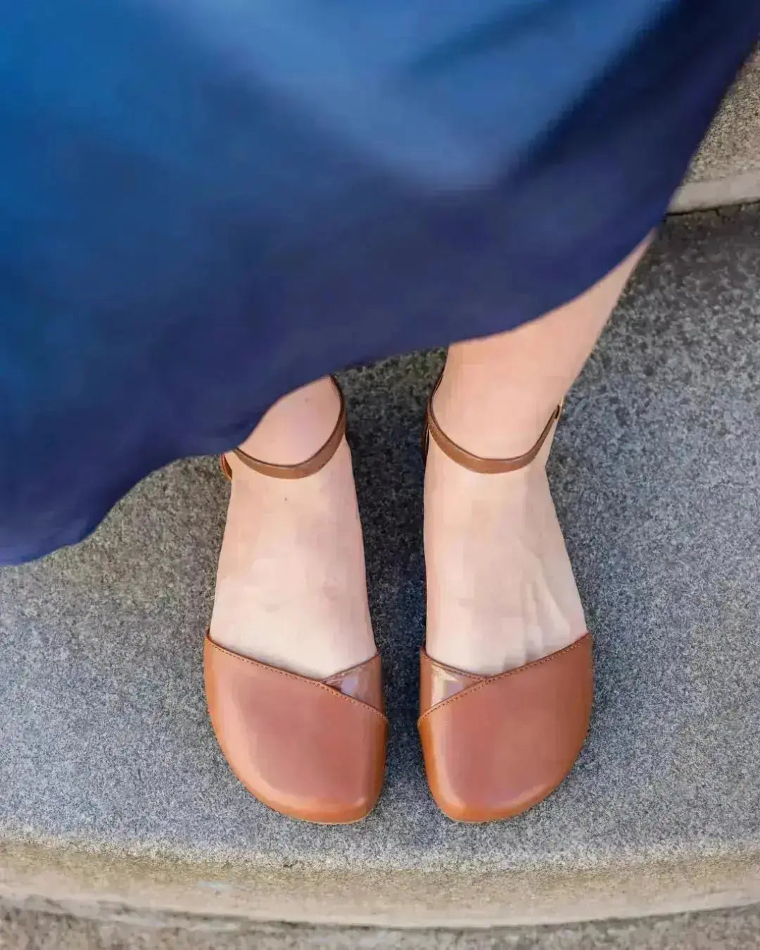 Shapen – Poppy Cognac - Bailarinas abiertas barefoot marrones para mujer