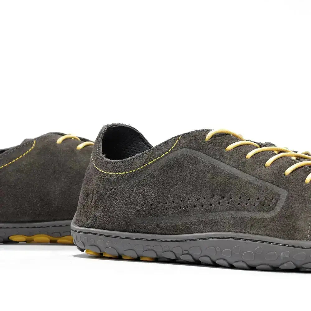 WAALS - Nomad Men Oil Suede Leather Grey/Yellow- Zapato barefoot artesano de piel de serraje