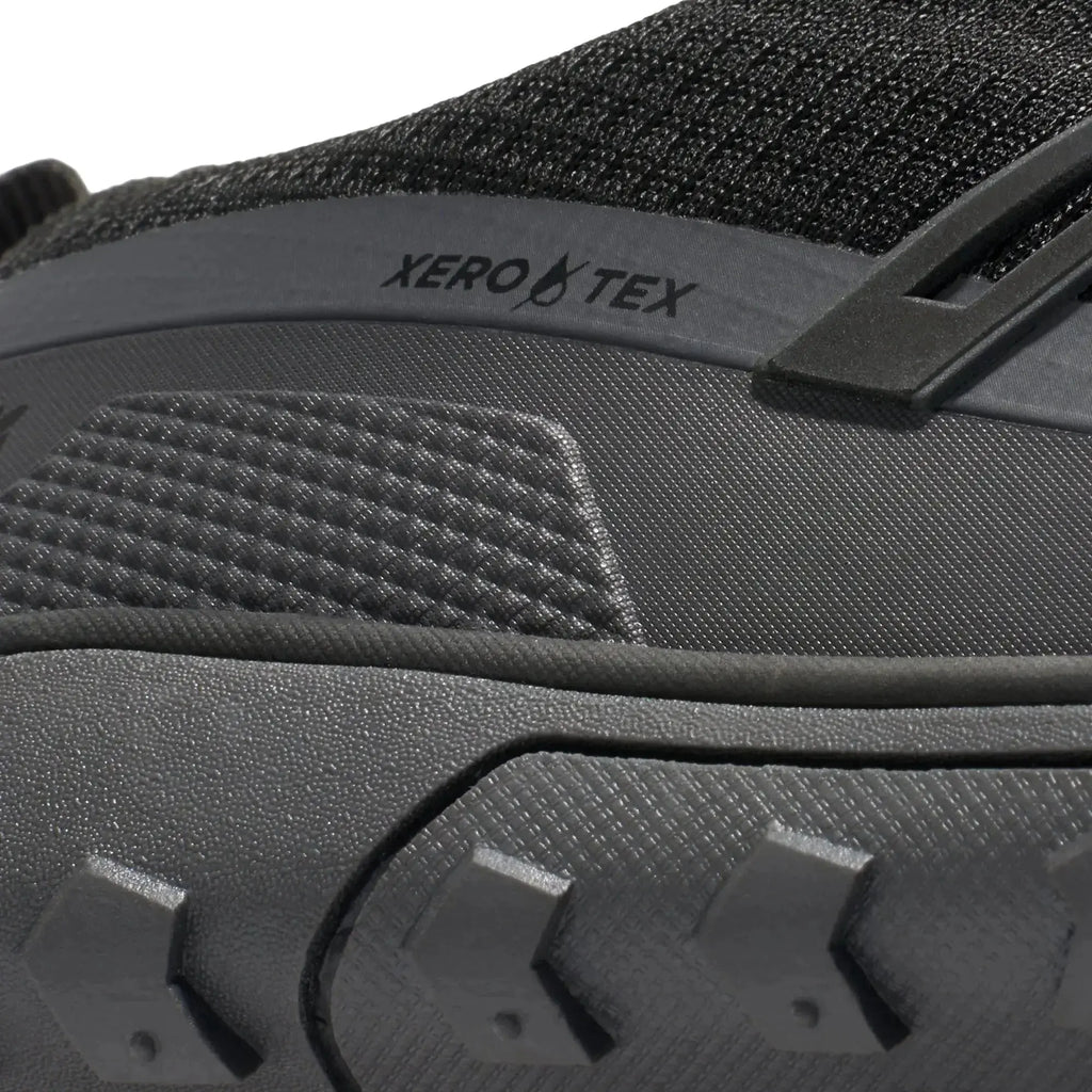 Xero Shoes - Scrambler Trail Low WP - Men Black / Asphalt - Zapatillas Barefoot Impermeables para Hiking negras para hombre