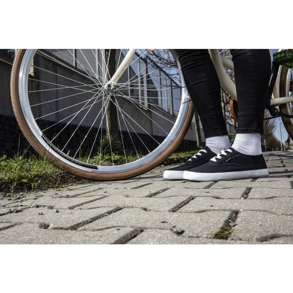 Bohempia - Kolda 2.0 Black White - Sneakers barefoot unisex negros