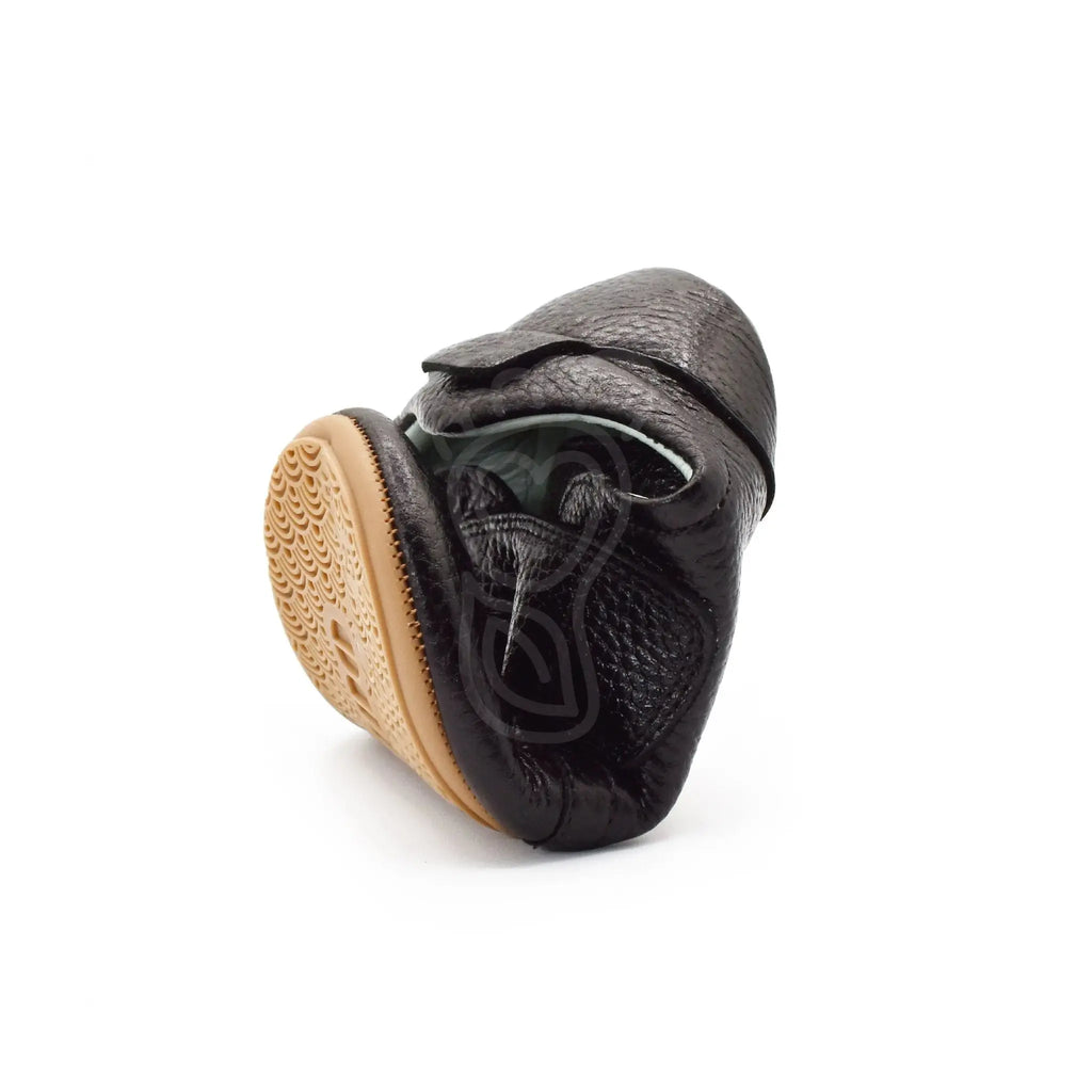 Poco Nido - Mighty Shoes Black - Zapato Colegial Barefoot - Negro