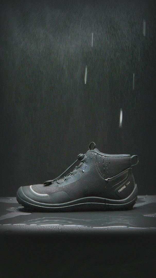 Reima - Loikkii Black - Botas de cano curto descalças impermeáveis